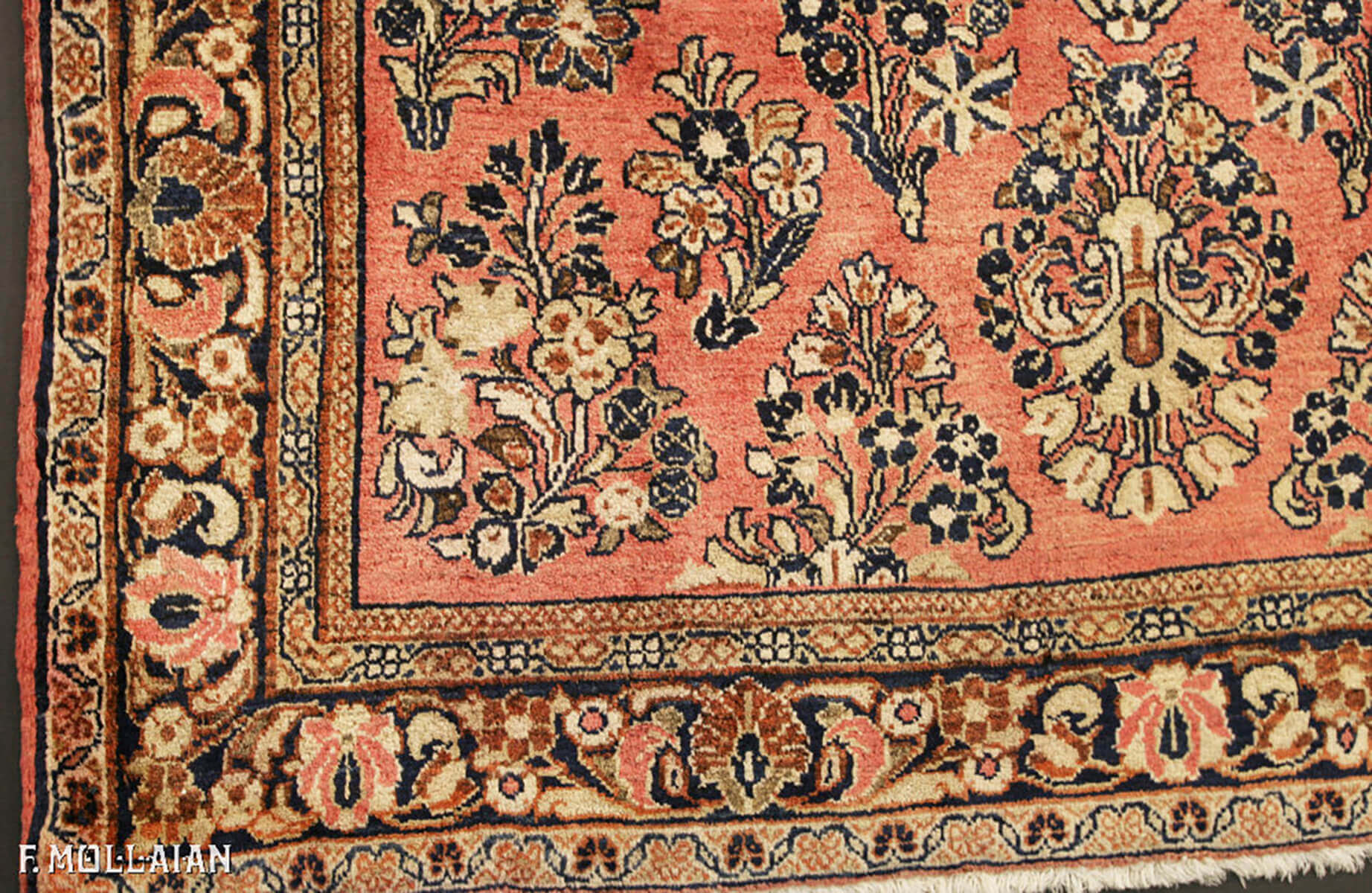 Antique Persian Saruk Rug n°:93485488